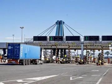 El puerto de Valencia durante la huelga de estibadores El puerto de Valencia durante la huelga de estibadores
