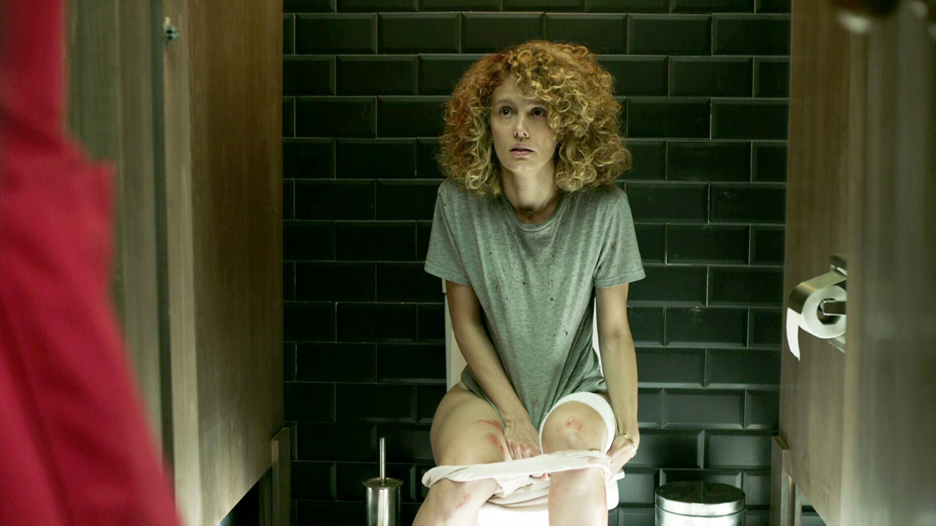 M&oacute;nica, sin escapatoria, es descubierta por Berl&iacute;n