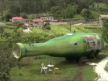 Frame 36.034214 de: ¿Se imaginan dormir dentro de una botella gigante? Frame 36.034214 de: ¿Se imaginan dormir dentro de una botella gigante?