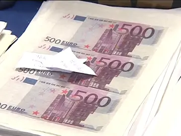 Frame 6.111572 de: La policía desmantela una imprenta dedicada a la falsificación de billetes Frame 6.111572 de: La policía desmantela una imprenta dedicada a la falsificación de billetes