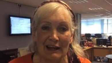 Una candidata liberal demócrata británica asegura que beber agua del grifo vuelve a la gente homosexual