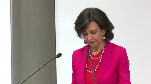 Frame 0.0 de: Ana Botín, sobre la compra de Popular: "No hemos recibido presiones de nadie" Frame 0.0 de: Ana Botín, sobre la compra de Popular: "No hemos recibido presiones de nadie"
