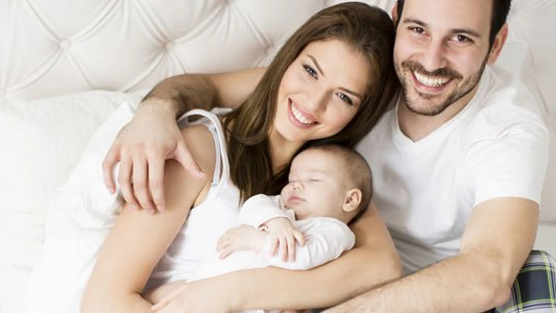Apellidos del bebé, ¿primero el del padre o el de la madre? Apellidos del bebé, ¿primero el del padre o el de la madre?