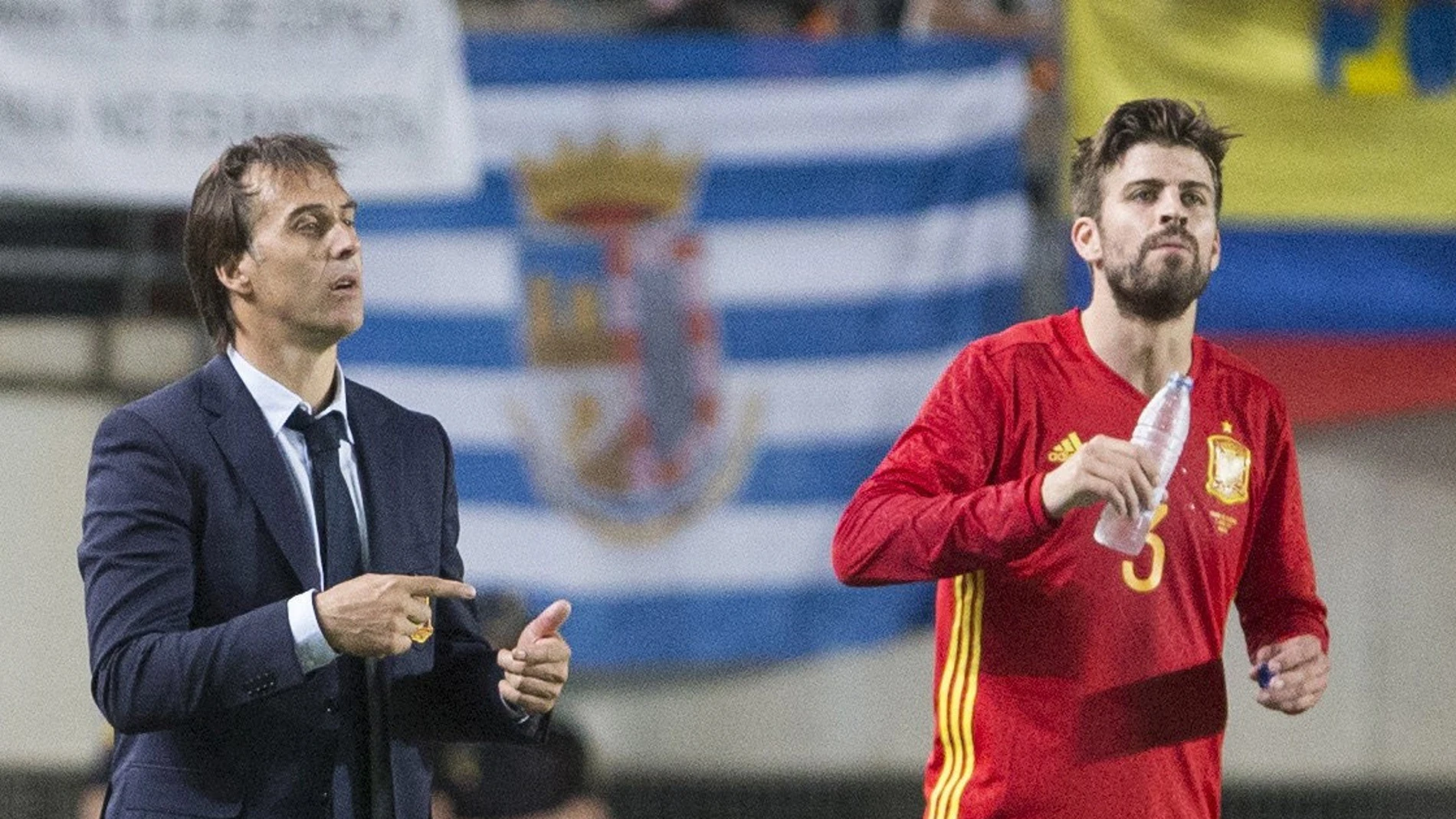 Lopetegui y Piqué, en la banda de la Nueva Condomina Lopetegui y Piqué, en la banda de la Nueva Condomina