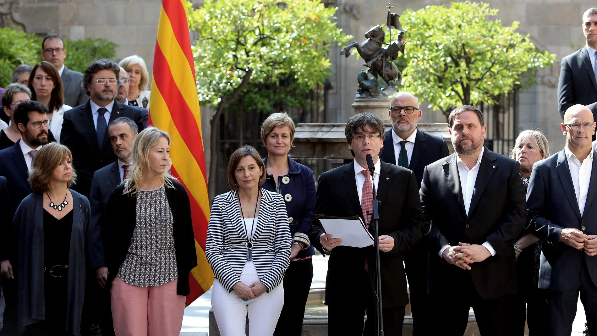 Puigdemont propone un referéndum el 1 de octubre Puigdemont propone un referéndum el 1 de octubre