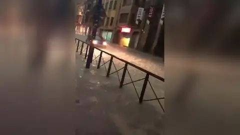 Una fuerte tormenta anega numerosas localidades en Navarra Una fuerte tormenta anega numerosas localidades en Navarra