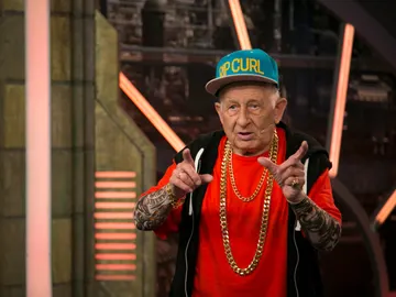 El abuelo Melquiades reta a Daddy Yankee en su próxima visita: " A ver quién baila mejor reggaeton" El abuelo Melquiades reta a Daddy Yankee en su próxima visita: " A ver quién baila mejor reggaeton"