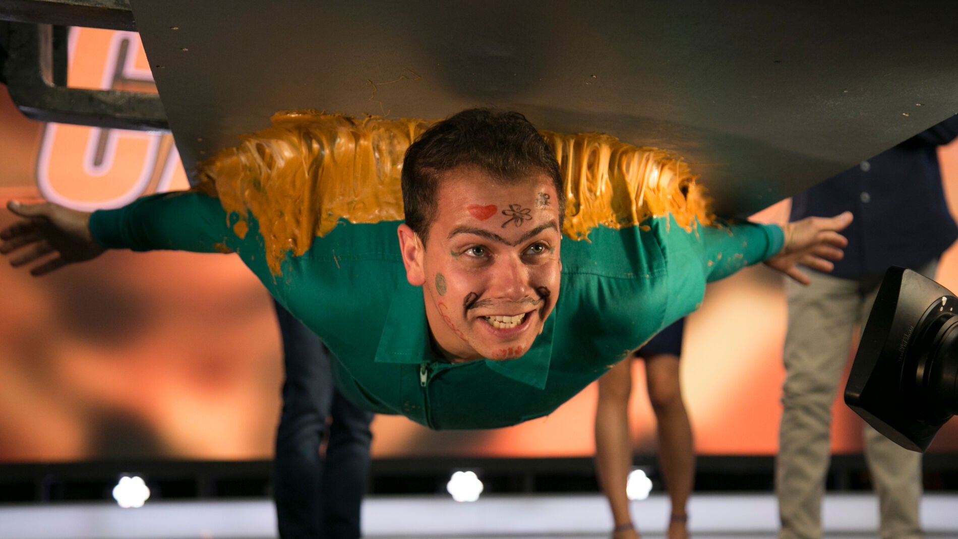 'El Hormiguero 3.0' presenta a su superh&eacute;roe m&aacute;s dulce: 'Caramelo Man'