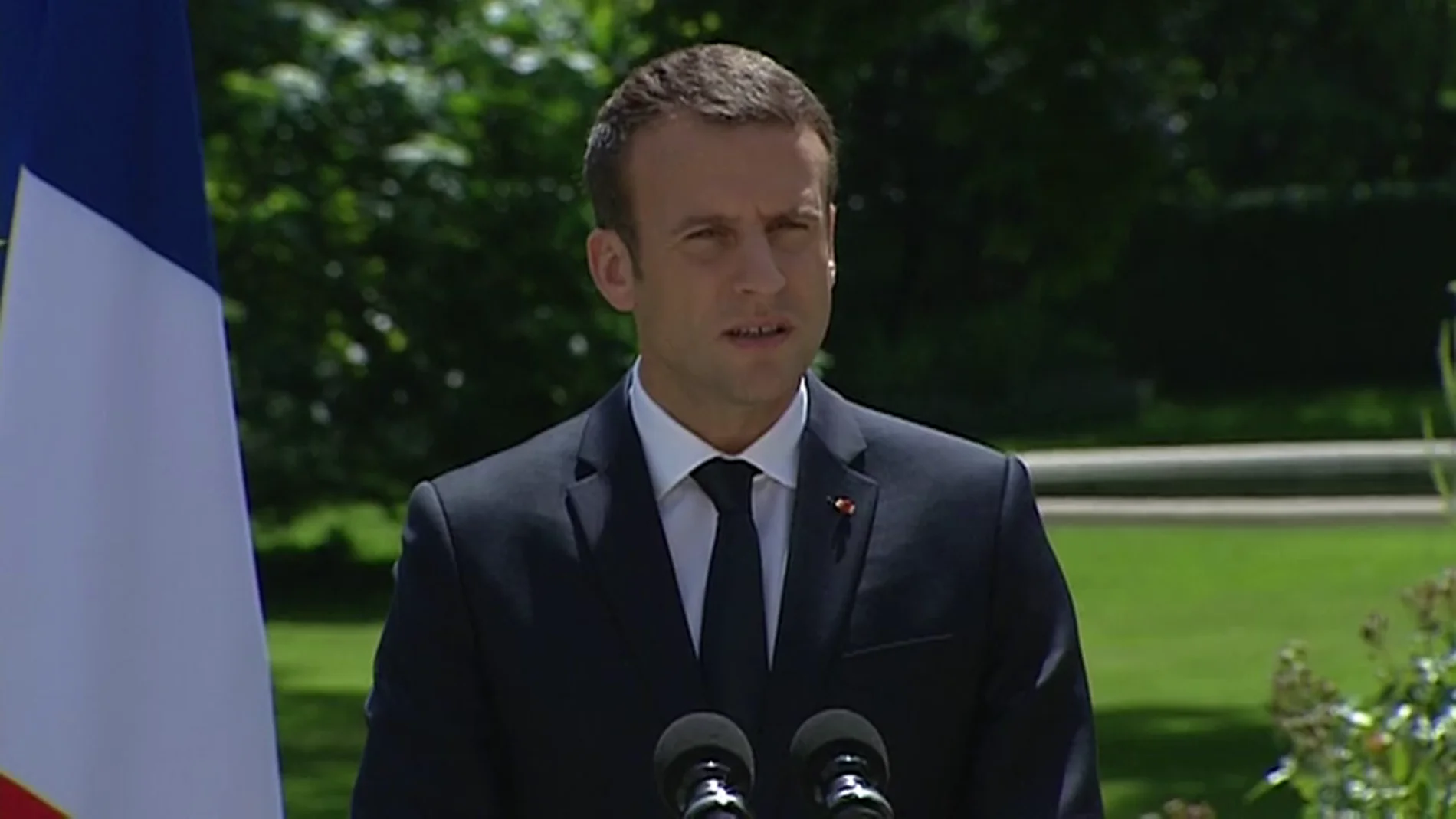 Macron, sobre Cataluña: "Sólo conozco un socio y un amigo, que es España, España toda entera" Macron, sobre Cataluña: "Sólo conozco un socio y un amigo, que es España, España toda entera"
