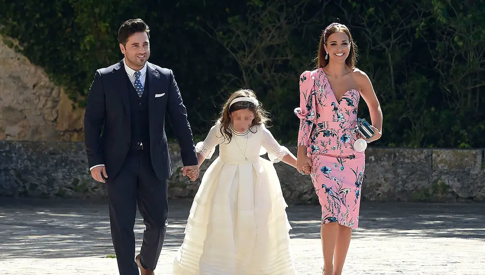 Paula Echevarría y David Bustamante llegando a la comunión de su hija