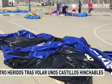 Tres adultos y un niño, heridos leves tras elevarse cuatro castillos hinchables por el viento en Leganés Tres adultos y un niño, heridos leves tras elevarse cuatro castillos hinchables por el viento en Leganés