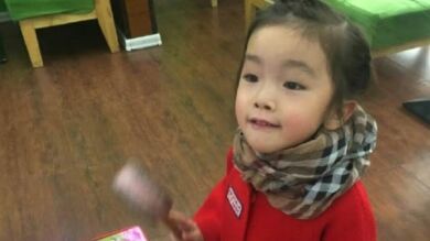  Una niña muere después de que su profesora le sellase la boca con cinta aislante y pegamento en China