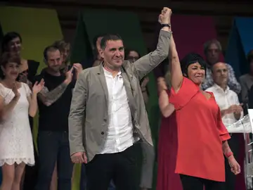 Arnaldo Otegi, elegido coordinador general de EH Bildu con 84 % de los votos. Arnaldo Otegi, elegido coordinador general de EH Bildu con 84 % de los votos.