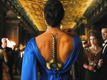 La escena de la espada de Wonder Woman La escena de la espada de Wonder Woman