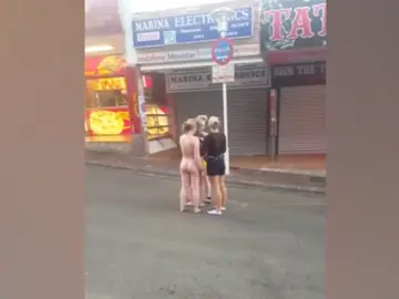 Británicas desnudas en Magaluf Británicas desnudas en Magaluf