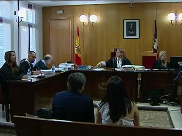 Los acusados de grabar a la infanta ante Castro lo niegan en el juicio Los acusados de grabar a la infanta ante Castro lo niegan en el juicio