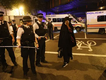 La furgoneta arremetió contra los fieles musulmanes que salían de la mezquita de Finsbury Park La furgoneta arremetió contra los fieles musulmanes que salían de la mezquita de Finsbury Park