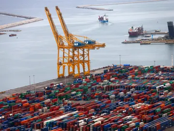 Los puertos, de nuevo paralizados por el masivo seguimiento de la huelga de estibadores Los puertos, de nuevo paralizados por el masivo seguimiento de la huelga de estibadores