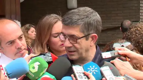 Patxi López: “No hace falta tener carné para ser socialista" Patxi López: “No hace falta tener carné para ser socialista"