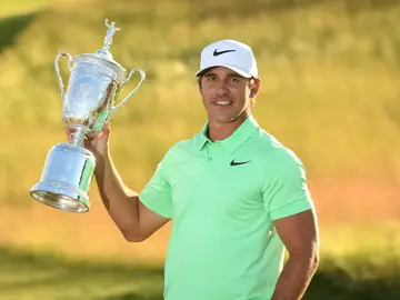 Brooks Koepka, con el trofeo de campeón del US Open Brooks Koepka, con el trofeo de campeón del US Open