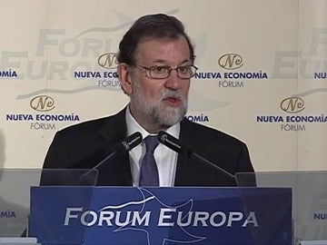 Rajoy llama a la moderación a Sánchez porque el "extremismo" y el "griterío" no sirven "para nada"