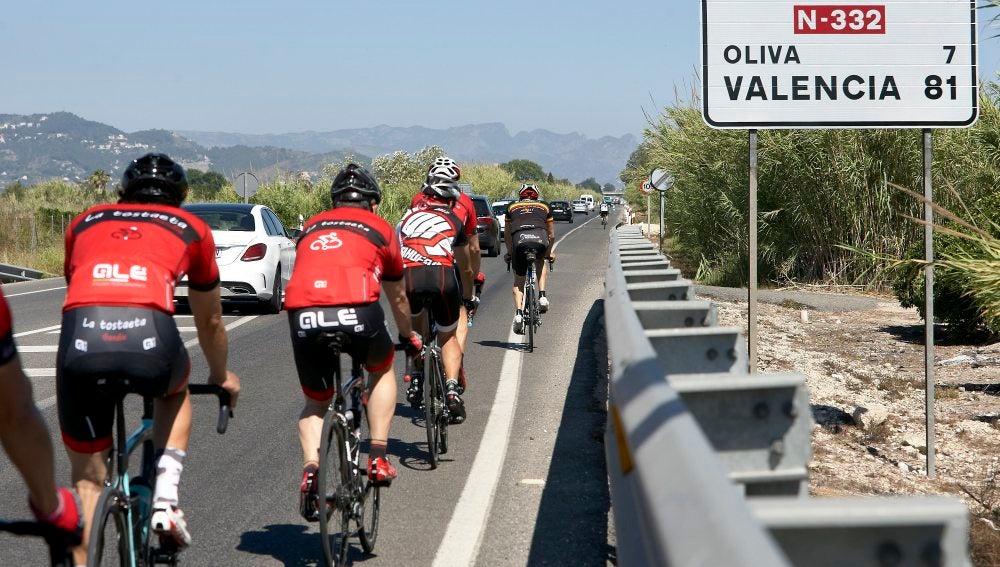 Un grupo de ciclistas