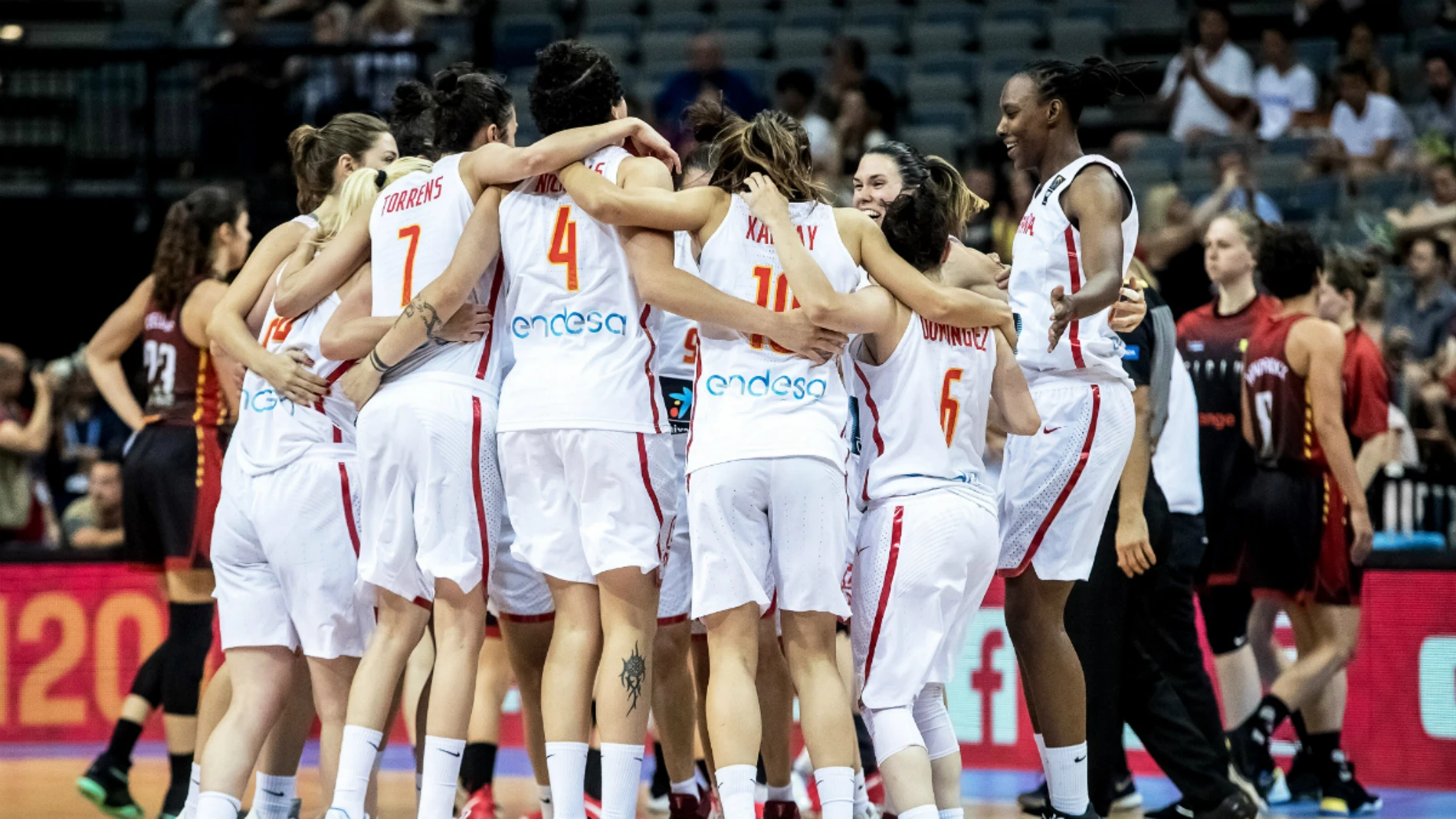 España celebra una victoria España celebra una victoria