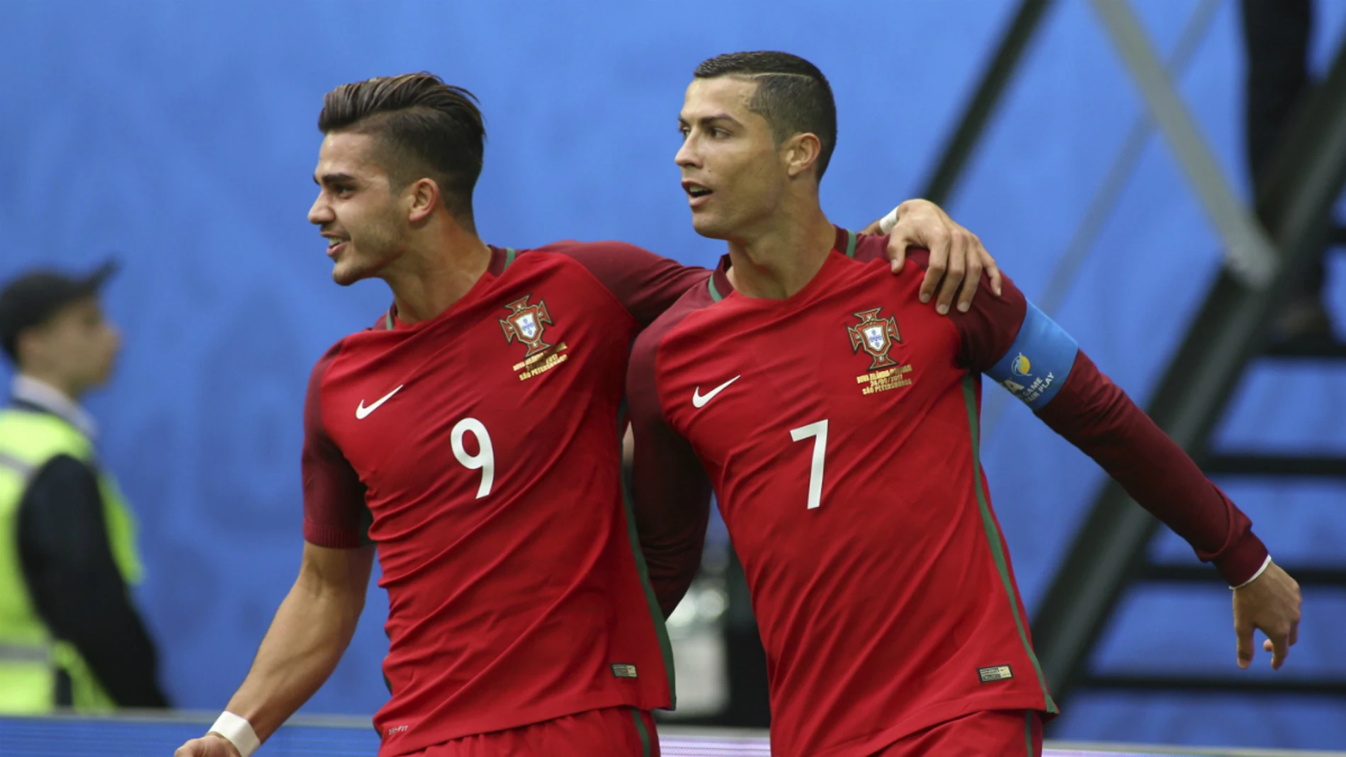André Silva celebra un gol con Cristiano André Silva celebra un gol con Cristiano