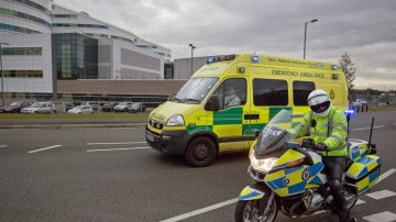 El cuerpo policial precisó que fue alertado de que "un vehículo había colisionado con transeúntes fuera del Westgate Sports Centre, Newcastle upon Tyne"