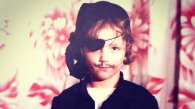 ¿Qué actor de 'Amar es para siempre' se esconde detrás de este pequeño pirata?