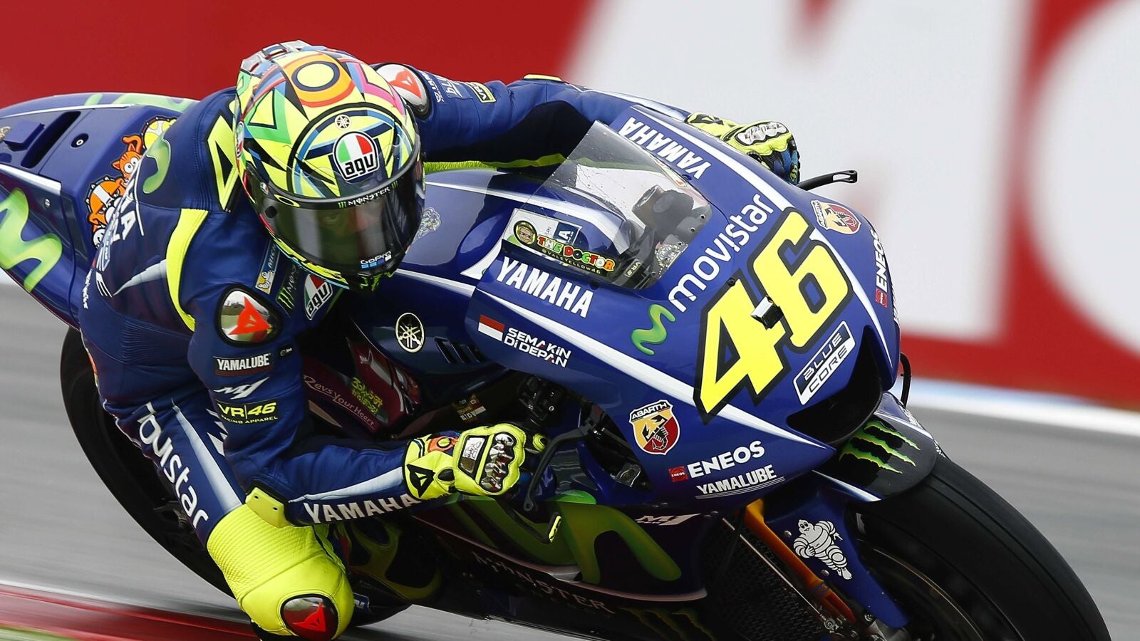 Rossi se impone a Petrucci y Márquez en Assen