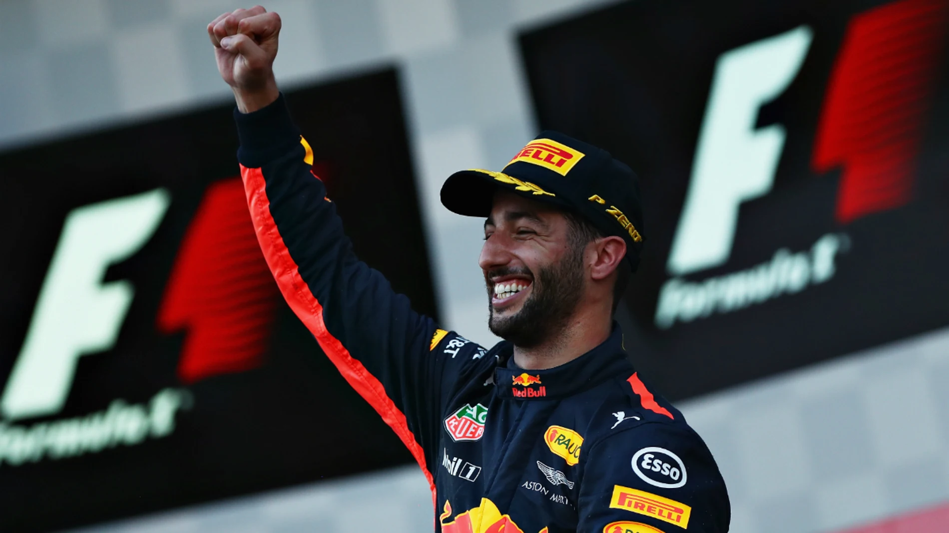 Daniel Ricciardo celebra la victoria en Bakú
