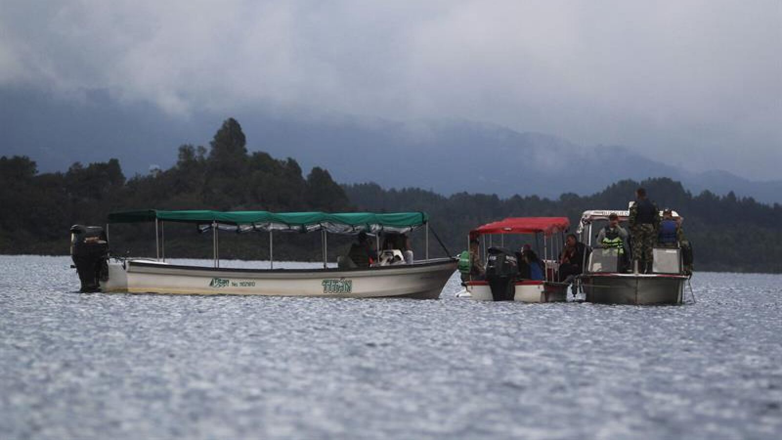 Al menos seis muertos y 16 desaparecidos en el naufragio de un barco en Colombia
