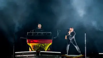 Linkin Park durante su concierto Linkin Park durante su concierto