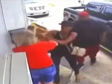Brutal paliza auna mujer y su hija Brutal paliza auna mujer y su hija