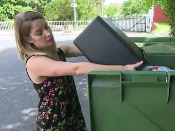 Los menores de 35 años son los que más comida tiran a la basura Los menores de 35 años son los que más comida tiran a la basura