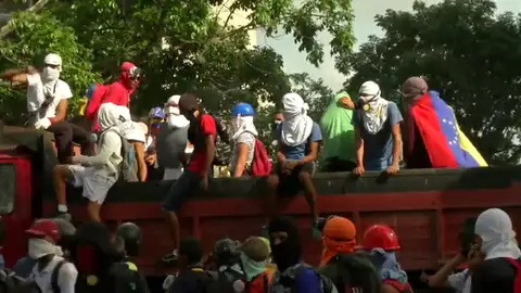 Tres militares heridos por arma de fuego durante protesta en Caracas Tres militares heridos por arma de fuego durante protesta en Caracas
