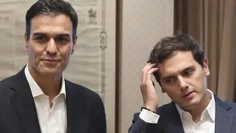 Albert Rivera y Pedro Sánchez, momentos antes de su reunión Albert Rivera y Pedro Sánchez, momentos antes de su reunión