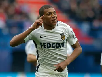 Mbappé celebra un gol con el Mónaco Mbappé celebra un gol con el Mónaco