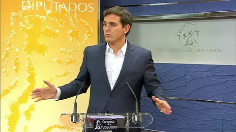 Ciudadanos se levanta de la mesa al no conseguir una rebaja de impuestos Ciudadanos se levanta de la mesa al no conseguir una rebaja de impuestos
