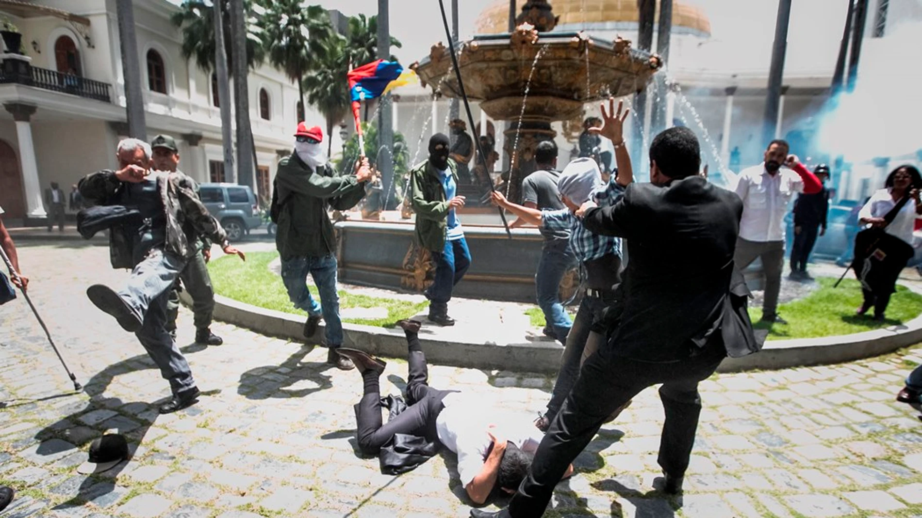 Violencia en el Parlamento de Venezuela Violencia en el Parlamento de Venezuela