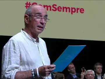 Sobre Lluis Llach: "De cantante amenazado a diputado amenazante" Sobre Lluis Llach: "De cantante amenazado a diputado amenazante"