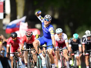 Kittel celebra la victoria de etapa Kittel celebra la victoria de etapa