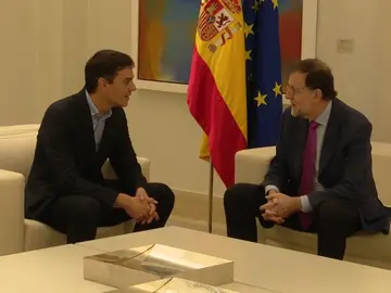Rajoy y Sánchez se reúnen en Moncloa un año después de su último encuentro Rajoy y Sánchez se reúnen en Moncloa un año después de su último encuentro
