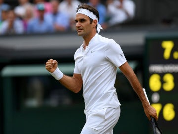 Roger Federer celebra un punto ante Lajovic