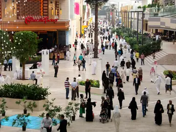 El centro comercial incendiado El centro comercial incendiado