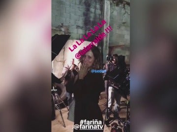 El caluroso aplauso de los actores de 'Fariña' a Marta Larralde