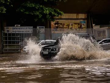 Grandes lluvias, entorpecen la circulación Grandes lluvias, entorpecen la circulación