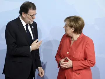 Angela Merkel da la bienvenida al presidente del Gobierno español, Mariano Rajoy, en la cumbre del G20 Angela Merkel da la bienvenida al presidente del Gobierno español, Mariano Rajoy, en la cumbre del G20
