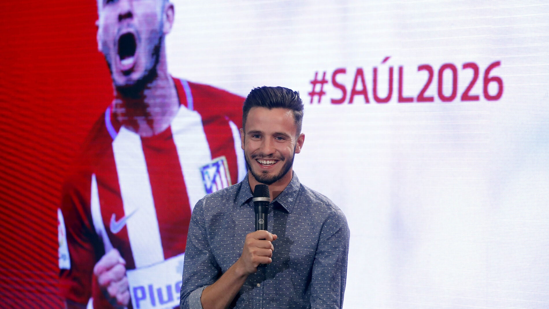 Sa&uacute;l, en su acto de renovaci&oacute;n con el Atl&eacute;tico de Madrid
